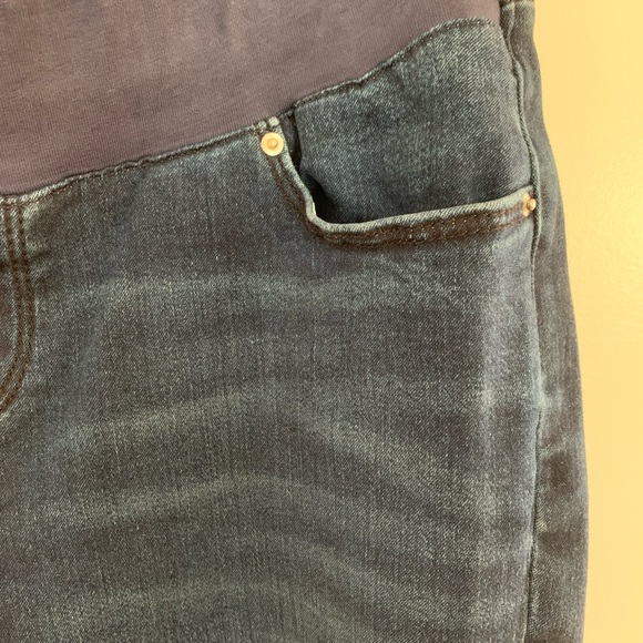 ASOS dark wash skinny maternity jeans. Stretchy under belly band style - Picture 4 of 4